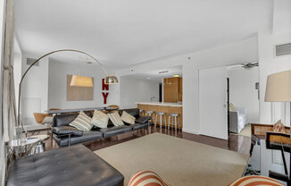 462 W 58 ST