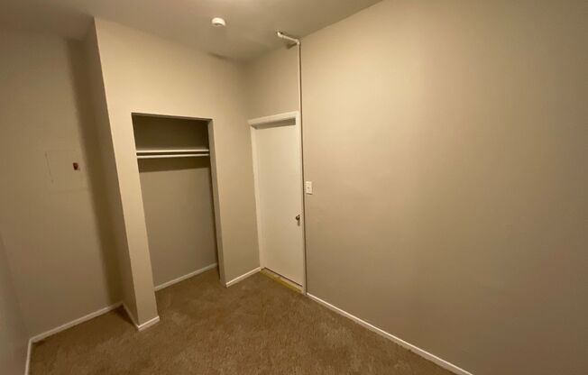 2 beds, 1 bath, $795, Unit 3433 West 50th Street Down Rear