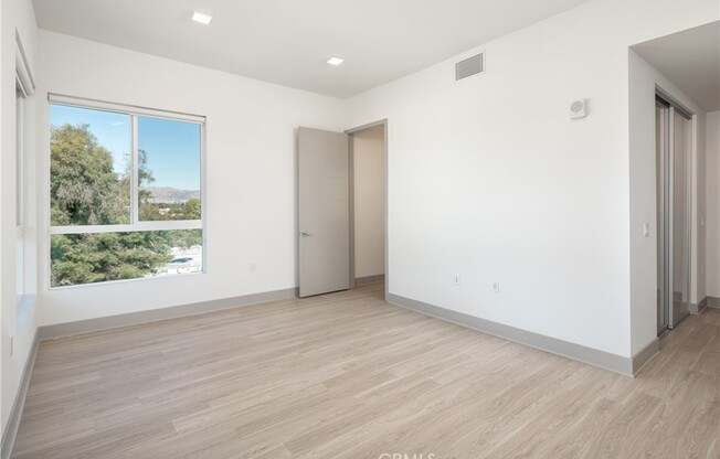 2 beds, 2 baths, 1,305 sqft, $3,418, Unit 204