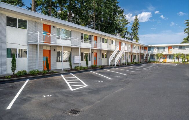 2 beds, 1 bath, 716 sqft, $1,695, Unit 2