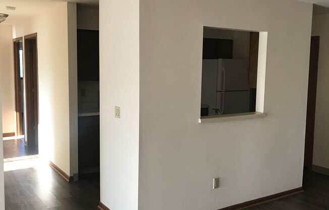 3 beds, 1 bath, 1,040 sqft, $1,695, Unit 3164-308