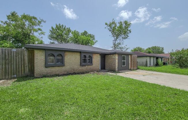 REMODELED 4 BEDROOM 2 BATH LEASE HOME IN HOUSTON