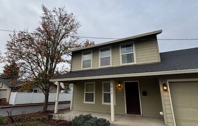 3 Bedroom 2.5 Bath Newberg OR