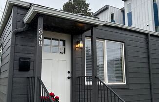 Ballard Beauty, 2 bed 2 bath Remodel with two entrances.