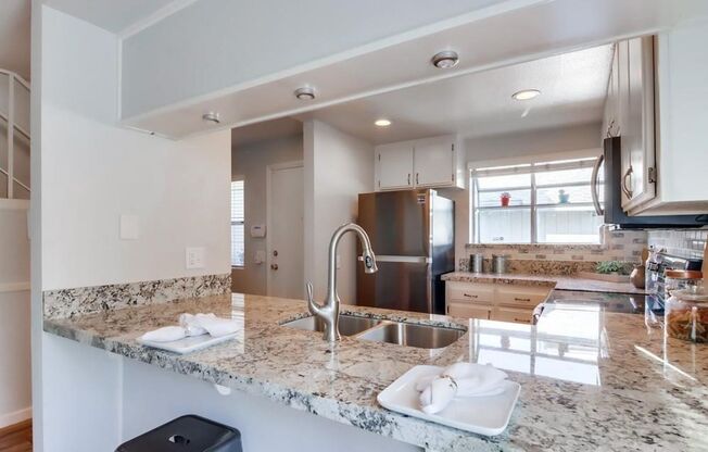Spacious 2 Bedroom, 2.5 Bath Townhome - Pet Friendly with Modern Amenities!