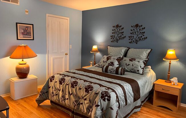 2 beds, 2 baths, $2,100, Unit # 2158