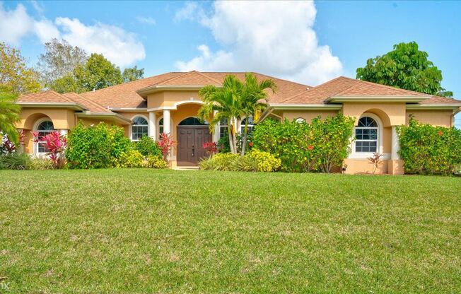 487 SW Ryan Ave
