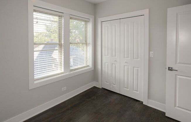 2 beds, 1 bath, 755 sqft, $3,100, Unit 3915-3S