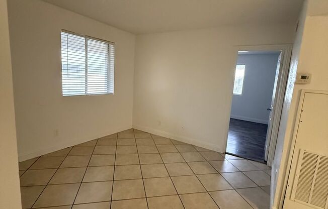 2 beds, 1 bath, 750 sqft, $1,100, Unit 214