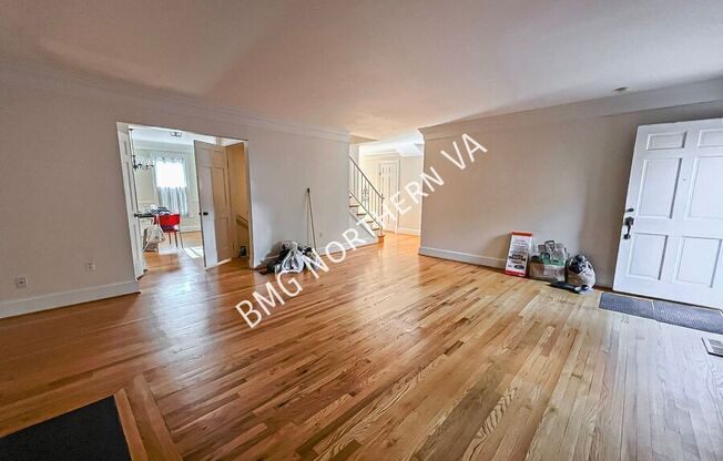 1325 N LYNNBROOK DR