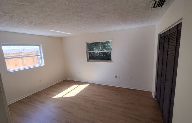 2 beds, 1 bath, $1,400