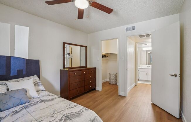 2 beds, 2 baths, 808 sqft, $1,294, Unit 1116