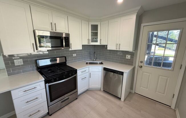 645 W PARK AVE