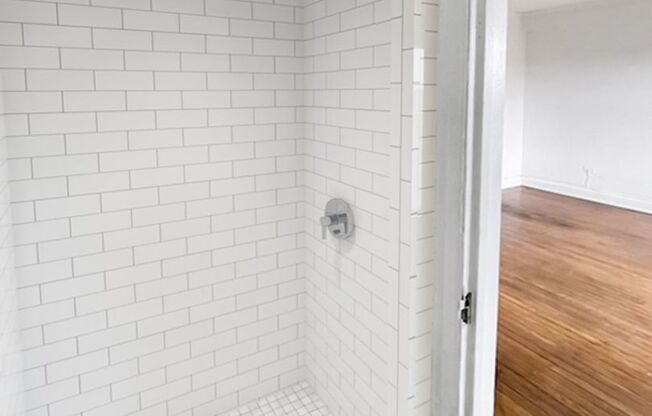 Studio, 1 bath, 301 sqft, $1,350, Unit Wellington 904