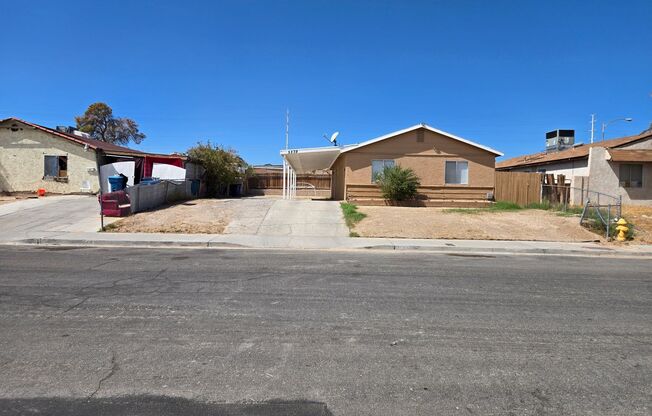 A Very Nice and Clean 3 Bedroom Single Story House in East Las Vegas. NO HOA!!!