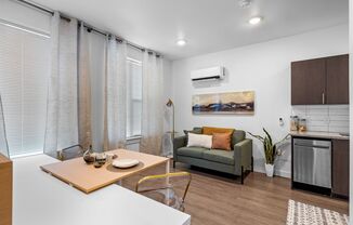 Studio, 1 bath, 327 sqft, $999, Unit #125