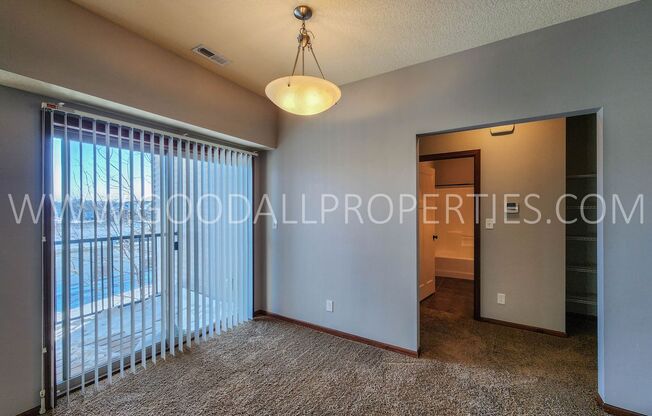 2 beds, 2 baths, $1,295