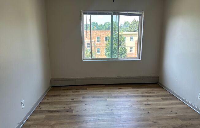 1 bed, 1 bath, 600 sqft, $1,040, Unit 308-1