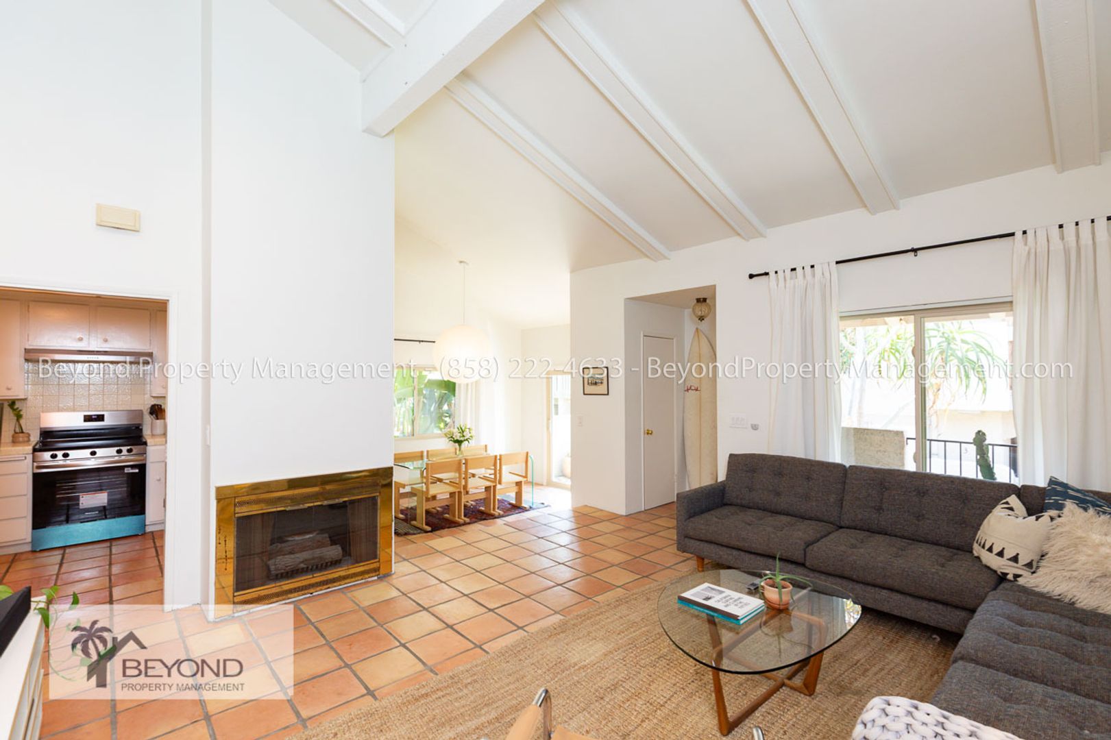 COASTAL CARSLBAD 2BR/2BA CONDO  –PET FRIENDLY  - VAULTED CEILINGS