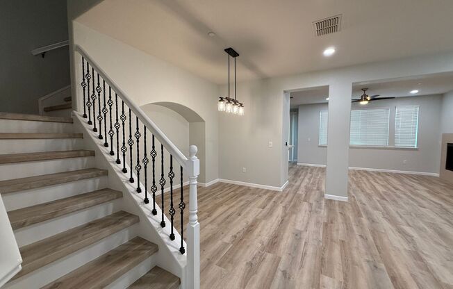 Lovely Laguna Pointe Condo!