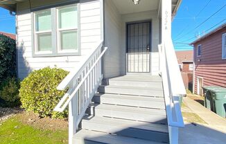 Fenced Vallejo 1 Bedroom & 1 Bathroom Remodeled Home!