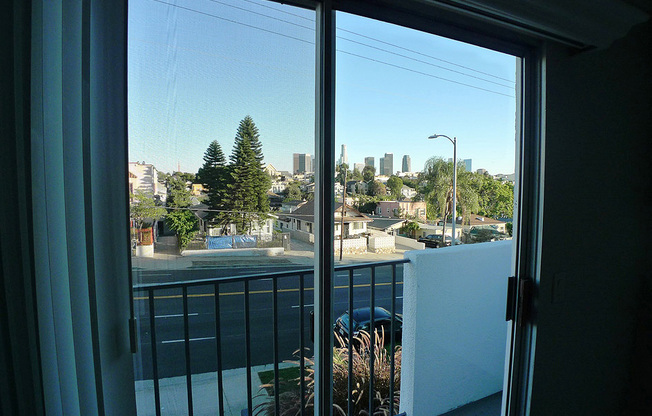 2 beds, 2 baths, 960 sqft, $2,850, Unit 102