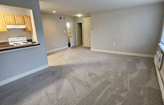 1 bed, 1 bath, 600 sqft, $1,275, Unit 270