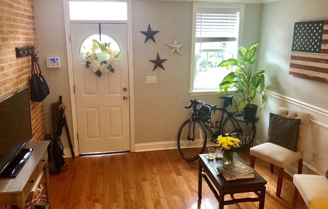 Charming 2 Bedroom in Upper Fells Point ~ Two Blocks from Fells Waterfront!