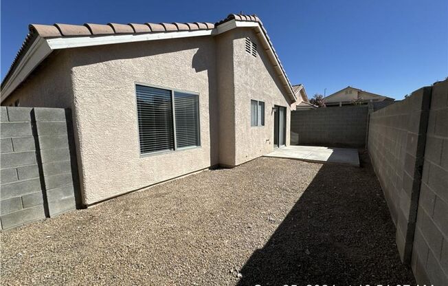 3 beds, 2 baths, $1,900