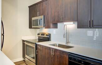 Biltmore at Midtown apartments in Atlanta, GA photo of kitchen