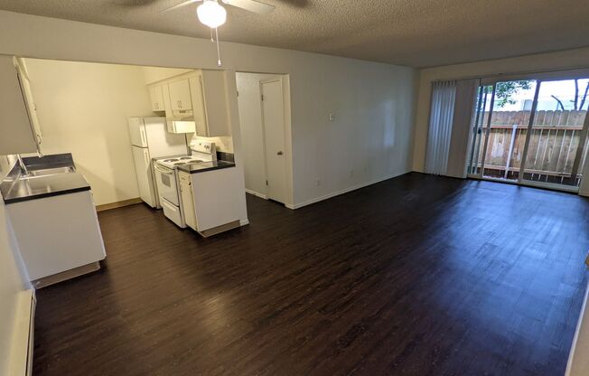 2 beds, 2 baths, 900 sqft, $1,575, Unit #01
