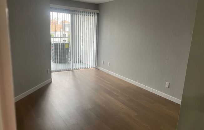 2 beds, 2 baths, 1,013 sqft, $3,500, Unit F-421