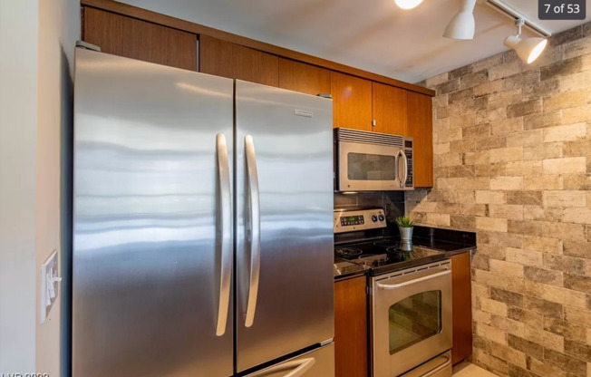 2 beds, 2 baths, $2,625, Unit # 320