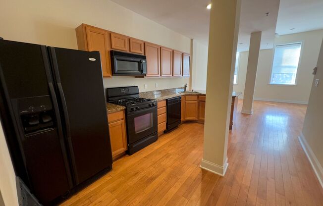 1 bed, 1 bath, 635 sqft, $1,945, Unit 212