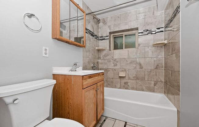 2 beds, 1 bath, $1,250, Unit 6519-Bsmt