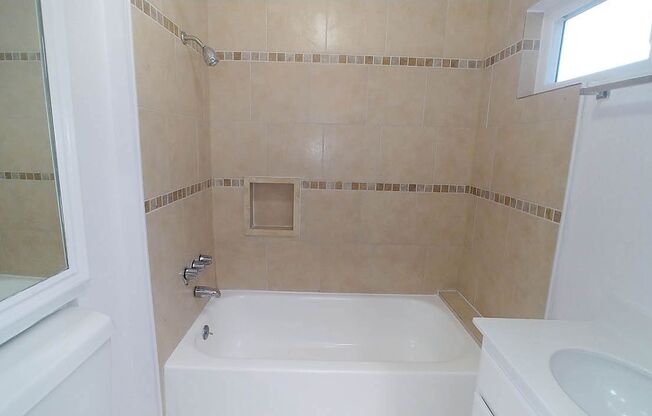 2 beds, 2 baths, 910 sqft, $2,450, Unit 308