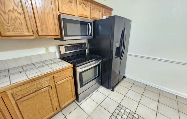 3 beds, 2 baths, $2,300