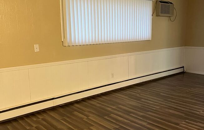 2 beds, 1 bath, $1,020, Unit 101