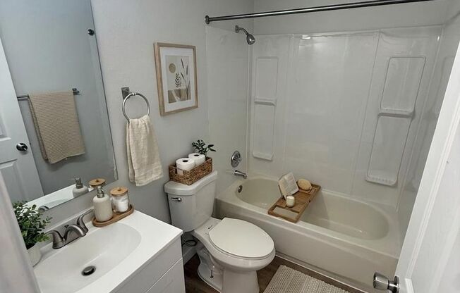 1 bed, 1 bath, 590 sqft, $1,395, Unit 924