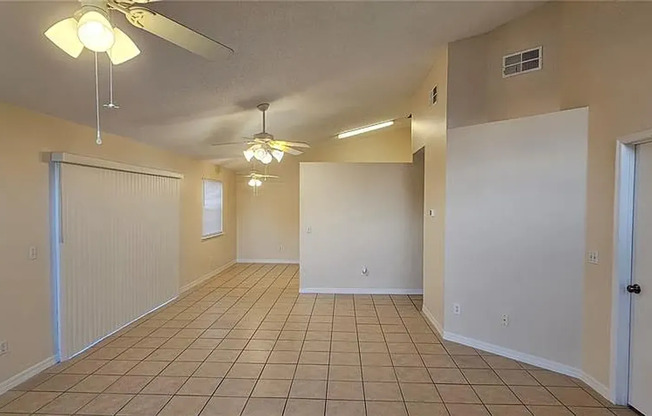 CUTE!  3 BEDROOM / 2 BATH HOUSE (WINTER SPRINGS)