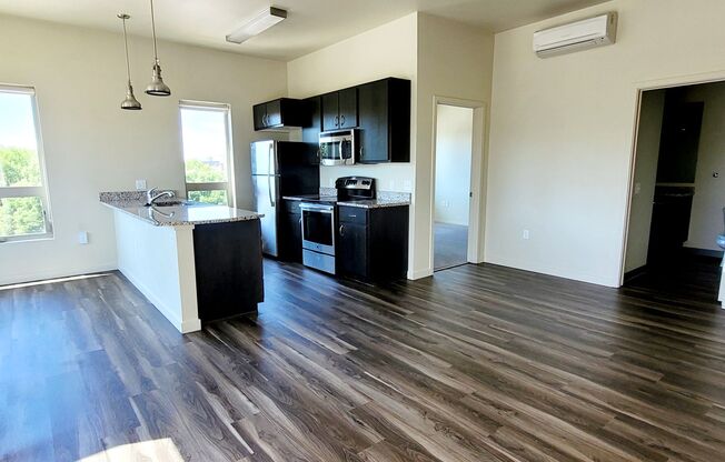 2 beds, 2 baths, 1,061 sqft, $1,775, Unit 319