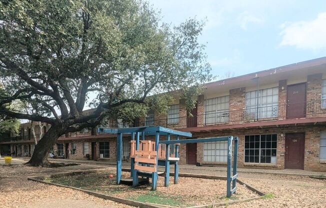 1 bed, 1 bath, 800 sqft, $1,250, Unit 126