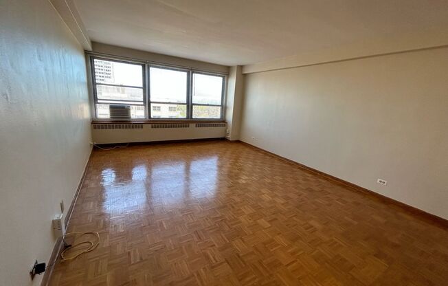 1 bed, 1 bath, 700 sqft, $1,850, Unit 418-1310