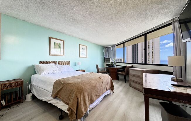 Furnished Waikiki Condo with A/C and Utilities Included