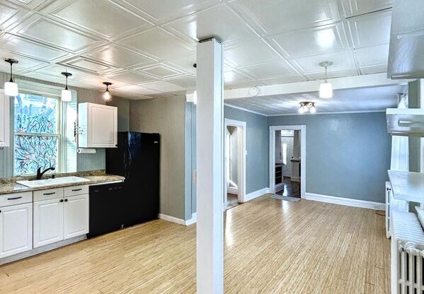 3021 GRAYLAND AVE