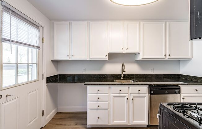 2 beds, 1 bath, 928 sqft, $2,195, Unit 255