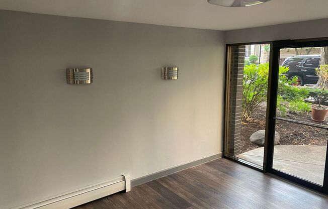 1 bed, 1 bath, 700 sqft, $1,600, Unit 421-#202