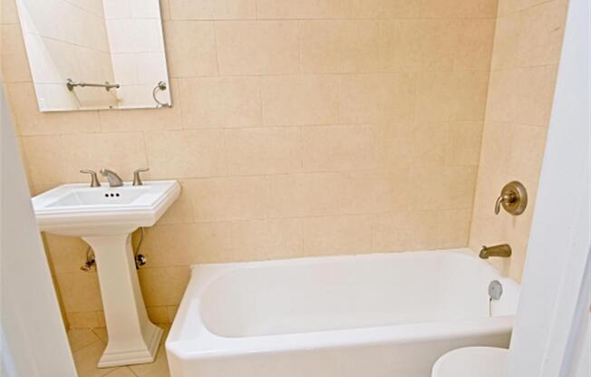 Studio, 1 bath, $3,795, Unit 9G