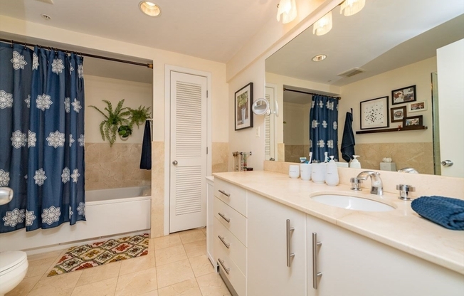 2 beds, 2 baths, 1,682 sqft, $5,150, Unit 5-5