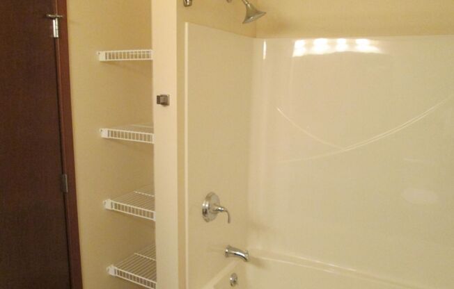 1 bed, 1 bath, 625 sqft, $1,760, Unit 219